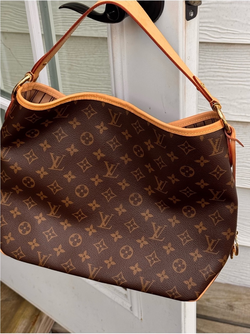 Louis Vuitton Monogram Canvas Shoulder Bag in Brown and Natural - Picture 7 of 9